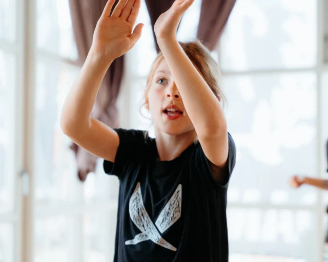 🎉⁠ BETAL FOR 1 HOLD OG DANS PÅ 2 HOLD 🎉⁠ ⁠
Start med prøvetimer til November - kom og dans med i vores 91. sæson - book en prøvetime med det samme på www.dans.dk 🌍⁠
Københavns bedste tilbud & priser - 50 % og 20 % rabat! 💰⁠
⁠.⁠
Vi har rigtigt mange forskellige hold på alle niveauer og til alle aldre: ⁠
✅ K-Pop Dans ⁠
✅ Tik Tok Dans⁠
✅ Hip Hop⁠
✅ Street⁠
✅ Commercial⁠
✅ Contemporary Fusion⁠
✅ Girly⁠
✅ Modern Dance⁠
✅ Wacking⁠
✅ Dansehall⁠
✅ Bollywood⁠
✅ Shuffle Dans⁠
✅ Burlesque Dans⁠
✅ House⁠
✅ Broadway Jazz⁠
✅ Showdance⁠
✅ Mini Mix⁠
✅ Funky Fitness⁠
✅ Børnedans⁠
✅ Ramasjang Dans⁠
✅ Bachata⁠
✅ Pardans⁠
✅ Ballroom⁠
✅ Salsa⁠
✅ Swing⁠
✅ Ballet⁠
✅ Acro Dans⁠
✅ Jumps⁠
✅ Step Dans⁠
✅ Disco⁠
✅ Breaking⁠
✅ Cheerleading⁠
✅ Heels⁠
.⁠
Se meget mere på www.dans.dk - der er link i bio 🔗⁠
.⁠
#komogværmed #fpdans #fpagency #verdensældstefamileejededanseskole #anno1935 #danseskole #amager #copenhagen #københavn #cph #copenhagendance #yourpassionyourlife #dancersofinstagram #danceliveshere #dance #dancestudio #danceschool #justdance #dancelifestyle #instadance⁠