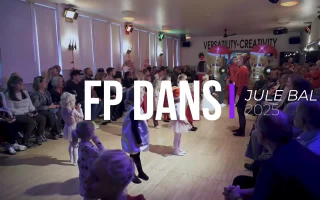 ❤️ Man skal altså lede længe på nettet for at finde noget der er mere nuttet end vores aller yngste dansere ❤️⁠
⁠.⁠
🎉⁠ BETAL FOR 1 HOLD OG DANS PÅ 2 HOLD 🎉⁠ ⁠
Start med prøvetimer til Januar - kom og dans med i vores 91. sæson - book en prøvetime med det samme på www.dans.dk 🌍⁠
Københavns bedste tilbud & priser - 50 % og 20 % rabat! 💰⁠
⁠.⁠
Vi har rigtigt mange forskellige hold på alle niveauer og til alle aldre: ⁠
✅ K-Pop Dans ⁠
✅ Tik Tok Dans⁠
✅ Hip Hop⁠
✅ Street⁠
✅ Commercial⁠
✅ Contemporary Fusion⁠
✅ Girly⁠
✅ Modern Dance⁠
✅ Wacking⁠
✅ Dansehall⁠
✅ Bollywood⁠
✅ Shuffle Dans⁠
✅ Burlesque Dans⁠
✅ House⁠
✅ Broadway Jazz⁠
✅ Showdance⁠
✅ Mini Mix⁠
✅ Funky Fitness⁠
✅ Børnedans⁠
✅ Ramasjang Dans⁠
✅ Bachata⁠
✅ Pardans⁠
✅ Ballroom⁠
✅ Salsa⁠
✅ Swing⁠
✅ Ballet⁠
✅ Acro Dans⁠
✅ Jumps⁠
✅ Step Dans⁠
✅ Disco⁠
✅ Breaking⁠
✅ Cheerleading⁠
✅ Heels⁠
.⁠
Se meget mere på www.dans.dk - der er link i bio 🔗⁠
.⁠
#komogværmed #fpdans #fpagency #verdensældstefamileejededanseskole #anno1935 #danseskole #amager #copenhagen #københavn #cph #copenhagendance #yourpassionyourlife #dancersofinstagram #danceliveshere #dance #dancestudio #danceschool #justdance #dancelifestyle #instadance⁠