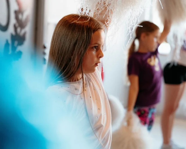 🎉⁠ BETAL FOR 1 HOLD OG DANS PÅ 2 HOLD 🎉⁠ ⁠
Start med prøvetimer i hele Januar - Alt Inkluderet Priser - Book en prøvetime med det samme på www.dans.dk 🌍⁠ ⁠
Københavns bedste tilbud & priser - 50 % og 20 % rabat! 💰⁠
⁠.⁠
Vi har rigtigt mange forskellige hold på alle niveauer og til alle aldre: ⁠
✅ K-Pop Dans ⁠
✅ Tik Tok Dans⁠
✅ Hip Hop⁠
✅ Street⁠
✅ Commercial⁠
✅ Contemporary Fusion⁠
✅ Girly⁠
✅ Modern Dance⁠
✅ Wacking⁠
✅ Dansehall⁠
✅ Bollywood⁠
✅ Shuffle Dans⁠
✅ Burlesque Dans⁠
✅ House⁠
✅ Broadway Jazz⁠
✅ Showdance⁠
✅ Mini Mix⁠
✅ Funky Fitness⁠
✅ Børnedans⁠
✅ Ramasjang Dans⁠
✅ Bachata⁠
✅ Pardans⁠
✅ Ballroom⁠
✅ Salsa⁠
✅ Swing⁠
✅ Ballet⁠
✅ Acro Dans⁠
✅ Jumps⁠
✅ Step Dans⁠
✅ Disco⁠
✅ Breaking⁠
✅ Cheerleading⁠
✅ Heels⁠
.⁠
Se meget mere på www.dans.dk - der er link i bio 🔗⁠
.⁠
#komogværmed #fpdans #fpagency #verdensældstefamileejededanseskole #anno1935 #danseskole #amager #copenhagen #københavn #cph #copenhagendance #yourpassionyourlife #dancersofinstagram #danceliveshere #dance #dancestudio #danceschool #justdance #dancelifestyle #instadance⁠