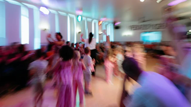 🎉⁠ BETAL FOR 1 HOLD OG DANS PÅ 2 HOLD 🎉⁠ ⁠
Start med prøvetimer i hele Januar - Alt Inkluderet Priser - Book en prøvetime med det samme på www.dans.dk 🌍⁠ ⁠
Københavns bedste tilbud & priser - 50 % og 20 % rabat! 💰⁠
⁠.⁠
Vi har rigtigt mange forskellige hold på alle niveauer og til alle aldre: ⁠
✅ K-Pop Dans ⁠
✅ Tik Tok Dans⁠
✅ Hip Hop⁠
✅ Street⁠
✅ Commercial⁠
✅ Contemporary Fusion⁠
✅ Girly⁠
✅ Modern Dance⁠
✅ Wacking⁠
✅ Dansehall⁠
✅ Bollywood⁠
✅ Shuffle Dans⁠
✅ Burlesque Dans⁠
✅ House⁠
✅ Broadway Jazz⁠
✅ Showdance⁠
✅ Mini Mix⁠
✅ Funky Fitness⁠
✅ Børnedans⁠
✅ Ramasjang Dans⁠
✅ Bachata⁠
✅ Pardans⁠
✅ Ballroom⁠
✅ Salsa⁠
✅ Swing⁠
✅ Ballet⁠
✅ Acro Dans⁠
✅ Jumps⁠
✅ Step Dans⁠
✅ Disco⁠
✅ Breaking⁠
✅ Cheerleading⁠
✅ Heels⁠
.⁠
Se meget mere på www.dans.dk - der er link i bio 🔗⁠
.⁠
#komogværmed #fpdans #fpagency #verdensældstefamileejededanseskole #anno1935 #danseskole #amager #copenhagen #københavn #cph #copenhagendance #yourpassionyourlife #dancersofinstagram #danceliveshere #dance #dancestudio #danceschool #justdance #dancelifestyle #instadance⁠