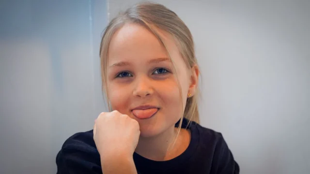 🎉⁠ BETAL FOR 1 HOLD OG DANS PÅ 2 HOLD 🎉⁠ ⁠
Start med prøvetimer i hele Marts - Alt Inkluderet Priser - Book en prøvetime med det samme på www.dans.dk 🌍⁠ ⁠
Københavns bedste tilbud & priser - 50 % og 20 % rabat! 💰⁠
⁠.⁠
Vi har rigtigt mange forskellige hold på alle niveauer og til alle aldre: ⁠
✅ K-Pop Dans ⁠
✅ Tik Tok Dans⁠
✅ Hip Hop⁠
✅ Street⁠
✅ Commercial⁠
✅ Contemporary Fusion⁠
✅ Girly⁠
✅ Modern Dance⁠
✅ Wacking⁠
✅ Dansehall⁠
✅ Bollywood⁠
✅ Shuffle Dans⁠
✅ Burlesque Dans⁠
✅ House⁠
✅ Broadway Jazz⁠
✅ Showdance⁠
✅ Mini Mix⁠
✅ Funky Fitness⁠
✅ Børnedans⁠
✅ Ramasjang Dans⁠
✅ Bachata⁠
✅ Pardans⁠
✅ Ballroom⁠
✅ Salsa⁠
✅ Swing⁠
✅ Ballet⁠
✅ Acro Dans⁠
✅ Jumps⁠
✅ Step Dans⁠
✅ Disco⁠
✅ Breaking⁠
✅ Cheerleading⁠
✅ Heels⁠
.⁠
Se meget mere på www.dans.dk - der er link i bio 🔗⁠
.⁠
#komogværmed #fpdans #fpagency #verdensældstefamileejededanseskole #anno1935 #danseskole #amager #copenhagen #københavn #cph #copenhagendance #yourpassionyourlife #dancersofinstagram #danceliveshere #dance #dancestudio #danceschool #justdance #dancelifestyle #instadance⁠