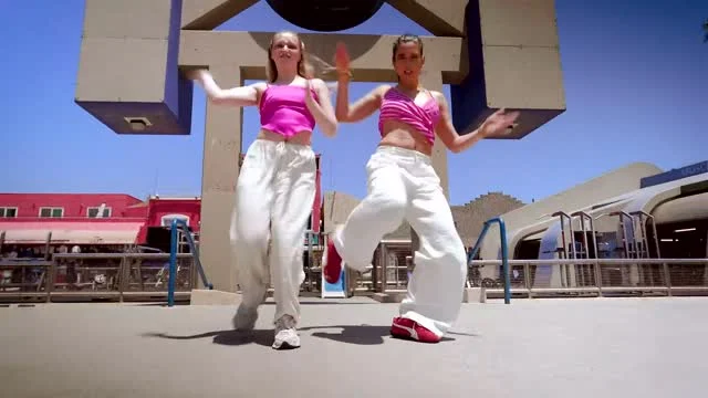 🤩 Check out Jade from Belgium 🇧🇪 and Sara from Switzerland 🇨🇭 in their own choreo from Muscle Beach in Los Angeles 🌴⁠
.⁠
⁠Are you a dancer ready to take your skills to the next level in LA and CPH? 💯⁠ The IDA Versatile Dance Performer Educations are the perfect way to do it! 💪⁠
.⁠
⭐️ APPLY NOW FOR THE WORLDS BEST 1-YEAR, 2-YEAR or 4-MONTH SHORT-TERM INTERNATIONAL VERSATILE DANCE PERFORMER EDUCATIONS IN LA & CPH ⭐️⁠
.⁠
Learn from world-class 🏆 educators & coaches at our international 🌎 academies in Los Angeles/USA 🌴 & Copenhagen/EU 🏰!⁠
.⁠
Study fulltime 💃 and get the training you need to succeed in the professional dance world ✨⁠
We have been educating successful dance performers worldwide since 1935 👑⁠
.⁠
The free video auditioning is now open for our versatile dance performer educations starting 2026/27 and 2027/28 in Los Angeles 🌴 and Copenhagen 🏛⁠
.⁠
Read more about our eductions and details at:⁠
➡️ www.internationaldanceacademy.org ⬅️ - make sure to also check out our SHORT-TERM EDUCATIONS and Intensive Summer Dance Camps in LA while you are there 👀⁠ ⁠⁠
.⁠
⁠IDA educations are individual and unique for each student, so you’ll get the most out of your education 🦄⁠
.⁠
⁠#danceeducation #danceacademy #danceaudition #danceprogram #danceperformance #performer #dance #contemporary #hiphop #contemporarydance #moderndance #internationaldanceacademy #choreographer #dancestudio #hollywood #copenhagen #artisticdance #danseuddannelse #danseuddannelsen #coaching #idacoaching #likeapro⁠