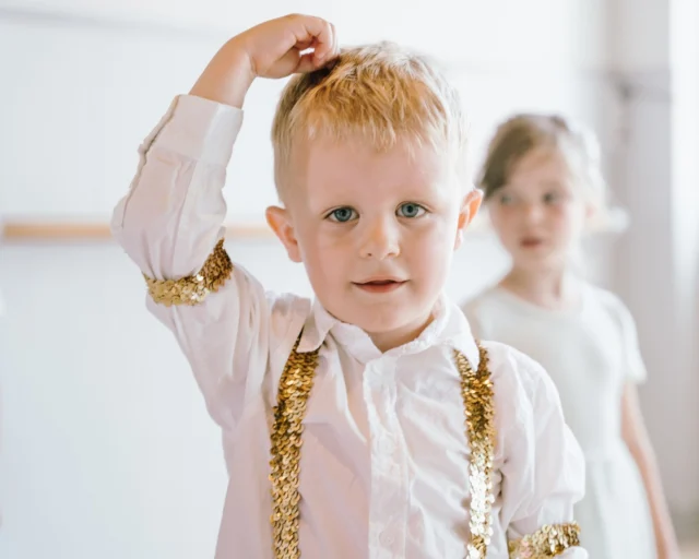 🎉⁠ BETAL FOR 1 HOLD OG DANS PÅ 2 HOLD 🎉⁠ ⁠
Nye Dansekurser Starter Til September - Alt Inkluderet Priser - Book en prøvetime med det samme på www.dans.dk 🌍⁠ ⁠
Københavns bedste tilbud & priser - 50 % og 20 % rabat! 💰⁠
⁠.⁠
Vi har rigtigt mange forskellige hold på alle niveauer og til alle aldre: ⁠
✅ K-Pop Dans ⁠
✅ Tik Tok Dans⁠
✅ Hip Hop⁠
✅ Street⁠
✅ Commercial⁠
✅ Contemporary Fusion⁠
✅ Girly⁠
✅ Modern Dance⁠
✅ Wacking⁠
✅ Dansehall⁠
✅ Bollywood⁠
✅ Shuffle Dans⁠
✅ Burlesque Dans⁠
✅ House⁠
✅ Broadway Jazz⁠
✅ Showdance⁠
✅ Mini Mix⁠
✅ Funky Fitness⁠
✅ Børnedans⁠
✅ Ramasjang Dans⁠
✅ Bachata⁠
✅ Pardans⁠
✅ Ballroom⁠
✅ Salsa⁠
✅ Swing⁠
✅ Ballet⁠
✅ Acro Dans⁠
✅ Jumps⁠
✅ Step Dans⁠
✅ Disco⁠
✅ Breaking⁠
✅ Cheerleading⁠
✅ Heels⁠
.⁠
Se meget mere på www.dans.dk - der er link i bio 🔗⁠
.⁠
#komogværmed #fpdans #fpagency #verdensældstefamileejededanseskole #anno1935 #danseskole #amager #copenhagen #københavn #cph #copenhagendance #yourpassionyourlife #dancersofinstagram #danceliveshere #dance #dancestudio #danceschool #justdance #dancelifestyle #instadance⁠