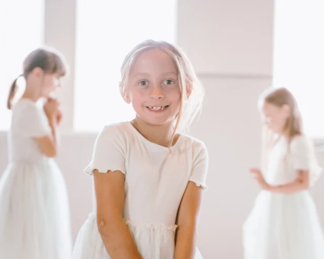 🎉⁠ BETAL FOR 1 HOLD OG DANS PÅ 2 HOLD 🎉⁠ ⁠
Nye Dansekurser Starter Til September - Alt Inkluderet Priser - Book en prøvetime med det samme på www.dans.dk 🌍⁠ ⁠
Københavns bedste tilbud & priser - 50 % og 20 % rabat! 💰⁠
⁠.⁠
Vi har rigtigt mange forskellige hold på alle niveauer og til alle aldre: ⁠
✅ K-Pop Dans ⁠
✅ Tik Tok Dans⁠
✅ Hip Hop⁠
✅ Street⁠
✅ Commercial⁠
✅ Contemporary Fusion⁠
✅ Girly⁠
✅ Modern Dance⁠
✅ Wacking⁠
✅ Dansehall⁠
✅ Bollywood⁠
✅ Shuffle Dans⁠
✅ Burlesque Dans⁠
✅ House⁠
✅ Broadway Jazz⁠
✅ Showdance⁠
✅ Mini Mix⁠
✅ Funky Fitness⁠
✅ Børnedans⁠
✅ Ramasjang Dans⁠
✅ Bachata⁠
✅ Pardans⁠
✅ Ballroom⁠
✅ Salsa⁠
✅ Swing⁠
✅ Ballet⁠
✅ Acro Dans⁠
✅ Jumps⁠
✅ Step Dans⁠
✅ Disco⁠
✅ Breaking⁠
✅ Cheerleading⁠
✅ Heels⁠
.⁠
Se meget mere på www.dans.dk - der er link i bio 🔗⁠
.⁠
#komogværmed #fpdans #fpagency #verdensældstefamileejededanseskole #anno1935 #danseskole #amager #copenhagen #københavn #cph #copenhagendance #yourpassionyourlife #dancersofinstagram #danceliveshere #dance #dancestudio #danceschool #justdance #dancelifestyle #instadance⁠
