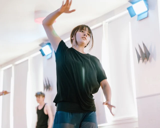 🎉⁠ BETAL FOR 1 HOLD OG DANS PÅ 2 HOLD 🎉⁠ ⁠
Nye Dansekurser Starter Til September - Alt Inkluderet Priser - Book en prøvetime med det samme på www.dans.dk 🌍⁠ ⁠
Københavns bedste tilbud & priser - 50 % og 20 % rabat! 💰⁠
⁠.⁠
Vi har rigtigt mange forskellige hold på alle niveauer og til alle aldre: ⁠
✅ K-Pop Dans ⁠
✅ Tik Tok Dans⁠
✅ Hip Hop⁠
✅ Street⁠
✅ Commercial⁠
✅ Contemporary Fusion⁠
✅ Girly⁠
✅ Modern Dance⁠
✅ Wacking⁠
✅ Dansehall⁠
✅ Bollywood⁠
✅ Shuffle Dans⁠
✅ Burlesque Dans⁠
✅ House⁠
✅ Broadway Jazz⁠
✅ Showdance⁠
✅ Mini Mix⁠
✅ Funky Fitness⁠
✅ Børnedans⁠
✅ Ramasjang Dans⁠
✅ Bachata⁠
✅ Pardans⁠
✅ Ballroom⁠
✅ Salsa⁠
✅ Swing⁠
✅ Ballet⁠
✅ Acro Dans⁠
✅ Jumps⁠
✅ Step Dans⁠
✅ Disco⁠
✅ Breaking⁠
✅ Cheerleading⁠
✅ Heels⁠
.⁠
Se meget mere på www.dans.dk - der er link i bio 🔗⁠
.⁠
#komogværmed #fpdans #fpagency #verdensældstefamileejededanseskole #anno1935 #danseskole #amager #copenhagen #københavn #cph #copenhagendance #yourpassionyourlife #dancersofinstagram #danceliveshere #dance #dancestudio #danceschool #justdance #dancelifestyle #instadance⁠