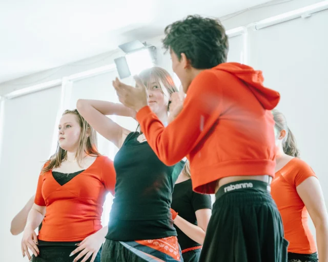 🎉⁠ BETAL FOR 1 HOLD OG DANS PÅ 2 HOLD 🎉⁠ ⁠
Nye Dansekurser Starter Til September - Alt Inkluderet Priser - Book en prøvetime med det samme på www.dans.dk 🌍⁠ ⁠
Københavns bedste tilbud & priser - 50 % og 20 % rabat! 💰⁠
⁠.⁠
Vi har rigtigt mange forskellige hold på alle niveauer og til alle aldre: ⁠
✅ K-Pop Dans ⁠
✅ Tik Tok Dans⁠
✅ Hip Hop⁠
✅ Street⁠
✅ Commercial⁠
✅ Contemporary Fusion⁠
✅ Girly⁠
✅ Modern Dance⁠
✅ Wacking⁠
✅ Dansehall⁠
✅ Bollywood⁠
✅ Shuffle Dans⁠
✅ Burlesque Dans⁠
✅ House⁠
✅ Broadway Jazz⁠
✅ Showdance⁠
✅ Mini Mix⁠
✅ Funky Fitness⁠
✅ Børnedans⁠
✅ Ramasjang Dans⁠
✅ Bachata⁠
✅ Pardans⁠
✅ Ballroom⁠
✅ Salsa⁠
✅ Swing⁠
✅ Ballet⁠
✅ Acro Dans⁠
✅ Jumps⁠
✅ Step Dans⁠
✅ Disco⁠
✅ Breaking⁠
✅ Cheerleading⁠
✅ Heels⁠
.⁠
Se meget mere på www.dans.dk - der er link i bio 🔗⁠
.⁠
#komogværmed #fpdans #fpagency #verdensældstefamileejededanseskole #anno1935 #danseskole #amager #copenhagen #københavn #cph #copenhagendance #yourpassionyourlife #dancersofinstagram #danceliveshere #dance #dancestudio #danceschool #justdance #dancelifestyle #instadance⁠