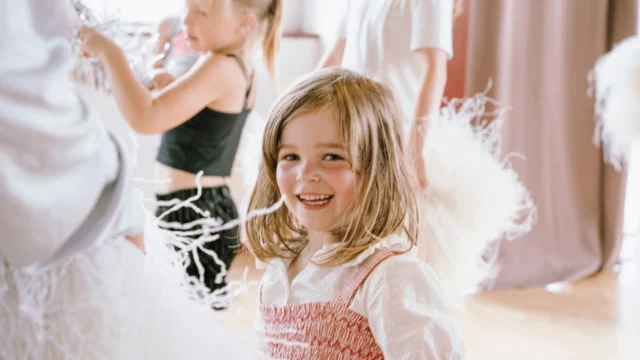 🎉⁠ BETAL FOR 1 HOLD OG DANS PÅ 2 HOLD 🎉⁠ ⁠
Nye Dansekurser Starter Til September - Alt Inkluderet Priser - Book en prøvetime med det samme på www.dans.dk 🌍⁠ ⁠
Københavns bedste tilbud & priser - 50 % og 20 % rabat! 💰⁠
⁠.⁠
Vi har rigtigt mange forskellige hold på alle niveauer og til alle aldre: ⁠
✅ K-Pop Dans ⁠
✅ Tik Tok Dans⁠
✅ Hip Hop⁠
✅ Street⁠
✅ Commercial⁠
✅ Contemporary Fusion⁠
✅ Girly⁠
✅ Modern Dance⁠
✅ Wacking⁠
✅ Dansehall⁠
✅ Bollywood⁠
✅ Shuffle Dans⁠
✅ Burlesque Dans⁠
✅ House⁠
✅ Broadway Jazz⁠
✅ Showdance⁠
✅ Mini Mix⁠
✅ Funky Fitness⁠
✅ Børnedans⁠
✅ Ramasjang Dans⁠
✅ Bachata⁠
✅ Pardans⁠
✅ Ballroom⁠
✅ Salsa⁠
✅ Swing⁠
✅ Ballet⁠
✅ Acro Dans⁠
✅ Jumps⁠
✅ Step Dans⁠
✅ Disco⁠
✅ Breaking⁠
✅ Cheerleading⁠
✅ Heels⁠
.⁠
Se meget mere på www.dans.dk - der er link i bio 🔗⁠
.⁠
#komogværmed #fpdans #fpagency #verdensældstefamileejededanseskole #anno1935 #danseskole #amager #copenhagen #københavn #cph #copenhagendance #yourpassionyourlife #dancersofinstagram #danceliveshere #dance #dancestudio #danceschool #justdance #dancelifestyle #instadance⁠