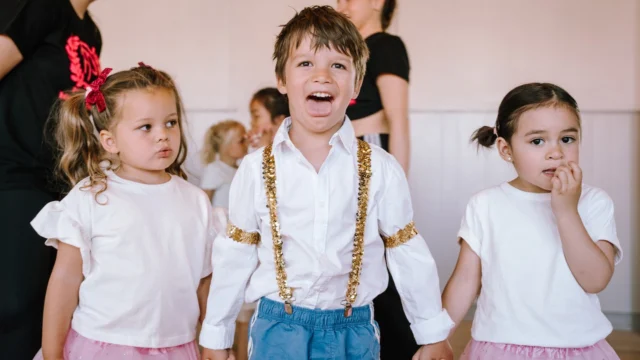 🎉⁠ BETAL FOR 1 HOLD OG DANS PÅ 2 HOLD 🎉⁠ ⁠
Nye Dansekurser Starter Til September - Alt Inkluderet Priser - Book en prøvetime med det samme på www.dans.dk 🌍⁠ ⁠
Københavns bedste tilbud & priser - 50 % og 20 % rabat! 💰⁠
⁠.⁠
Vi har rigtigt mange forskellige hold på alle niveauer og til alle aldre: ⁠
✅ K-Pop Dans ⁠
✅ Tik Tok Dans⁠
✅ Hip Hop⁠
✅ Street⁠
✅ Commercial⁠
✅ Contemporary Fusion⁠
✅ Girly⁠
✅ Modern Dance⁠
✅ Wacking⁠
✅ Dansehall⁠
✅ Bollywood⁠
✅ Shuffle Dans⁠
✅ Burlesque Dans⁠
✅ House⁠
✅ Broadway Jazz⁠
✅ Showdance⁠
✅ Mini Mix⁠
✅ Funky Fitness⁠
✅ Børnedans⁠
✅ Ramasjang Dans⁠
✅ Bachata⁠
✅ Pardans⁠
✅ Ballroom⁠
✅ Salsa⁠
✅ Swing⁠
✅ Ballet⁠
✅ Acro Dans⁠
✅ Jumps⁠
✅ Step Dans⁠
✅ Disco⁠
✅ Breaking⁠
✅ Cheerleading⁠
✅ Heels⁠
.⁠
Se meget mere på www.dans.dk - der er link i bio 🔗⁠
.⁠
#komogværmed #fpdans #fpagency #verdensældstefamileejededanseskole #anno1935 #danseskole #amager #copenhagen #københavn #cph #copenhagendance #yourpassionyourlife #dancersofinstagram #danceliveshere #dance #dancestudio #danceschool #justdance #dancelifestyle #instadance⁠