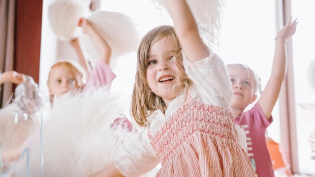🎉⁠ BETAL FOR 1 HOLD OG DANS PÅ 2 HOLD 🎉⁠ ⁠
Nye Dansekurser Starter Til September - Alt Inkluderet Priser - Book en prøvetime med det samme på www.dans.dk 🌍⁠ ⁠
Københavns bedste tilbud & priser - 50 % og 20 % rabat! 💰⁠
⁠.⁠
Vi har rigtigt mange forskellige hold på alle niveauer og til alle aldre: ⁠
✅ K-Pop Dans ⁠
✅ Tik Tok Dans⁠
✅ Hip Hop⁠
✅ Street⁠
✅ Commercial⁠
✅ Contemporary Fusion⁠
✅ Girly⁠
✅ Modern Dance⁠
✅ Wacking⁠
✅ Dansehall⁠
✅ Bollywood⁠
✅ Shuffle Dans⁠
✅ Burlesque Dans⁠
✅ House⁠
✅ Broadway Jazz⁠
✅ Showdance⁠
✅ Mini Mix⁠
✅ Funky Fitness⁠
✅ Børnedans⁠
✅ Ramasjang Dans⁠
✅ Bachata⁠
✅ Pardans⁠
✅ Ballroom⁠
✅ Salsa⁠
✅ Swing⁠
✅ Ballet⁠
✅ Acro Dans⁠
✅ Jumps⁠
✅ Step Dans⁠
✅ Disco⁠
✅ Breaking⁠
✅ Cheerleading⁠
✅ Heels⁠
.⁠
Se meget mere på www.dans.dk - der er link i bio 🔗⁠
.⁠
#komogværmed #fpdans #fpagency #verdensældstefamileejededanseskole #anno1935 #danseskole #amager #copenhagen #københavn #cph #copenhagendance #yourpassionyourlife #dancersofinstagram #danceliveshere #dance #dancestudio #danceschool #justdance #dancelifestyle #instadance⁠