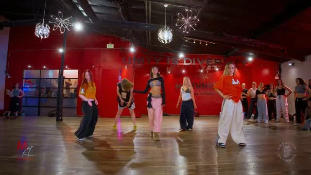 🤩 IDA students filling up the groups in Karon's class at MDC in LA 🤩⁠
.⁠
⁠Are you a dancer ready to take your skills to the next level in LA and CPH? 💯⁠ The IDA Versatile Dance Performer Educations are the perfect way to do it! 💪⁠
.⁠
⭐️ APPLY NOW FOR THE WORLDS BEST 1-YEAR, 2-YEAR or 4-MONTH SHORT-TERM INTERNATIONAL VERSATILE DANCE PERFORMER EDUCATIONS IN LA & CPH ⭐️⁠
.⁠
Learn from world-class 🏆 educators & coaches at our international 🌎 academies in Los Angeles/USA 🌴 & Copenhagen/EU 🏰!⁠
.⁠
Study fulltime 💃 and get the training you need to succeed in the professional dance world ✨⁠
We have been educating successful dance performers worldwide since 1935 👑⁠
.⁠
The free video auditioning is now open for our versatile dance performer educations starting 2026/27 and 2027/28 in Los Angeles 🌴 and Copenhagen 🏛⁠
.⁠
Read more about our eductions and details at:⁠
➡️ www.internationaldanceacademy.org ⬅️ - make sure to also check out our SHORT-TERM EDUCATIONS and Intensive Summer Dance Camps in LA while you are there 👀⁠ ⁠⁠
.⁠
⁠IDA educations are individual and unique for each student, so you’ll get the most out of your education 🦄⁠
.⁠
⁠#danceeducation #danceacademy #danceaudition #danceprogram #danceperformance #performer #dance #contemporary #hiphop #contemporarydance #moderndance #internationaldanceacademy #choreographer #dancestudio #hollywood #copenhagen #artisticdance #danseuddannelse #danseuddannelsen #coaching #idacoaching #likeapro