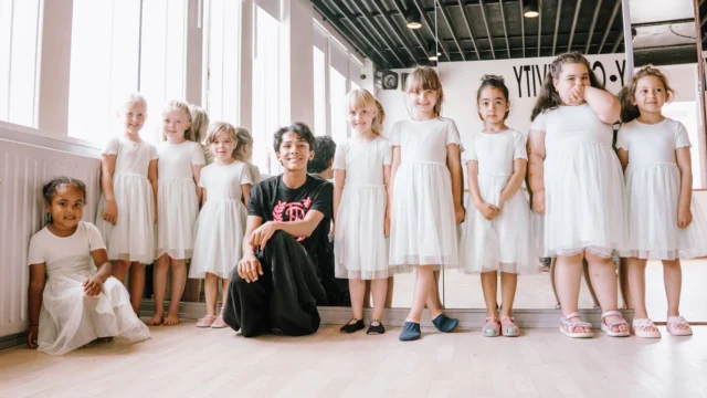 🎉⁠ BETAL FOR 1 HOLD OG DANS PÅ 2 HOLD 🎉⁠ ⁠
Nye Dansekurser Start I Hele September - Alt Inkluderet Priser - Book en prøvetime med det samme på www.dans.dk 🌍⁠ ⁠
Københavns bedste tilbud & priser - 50 % og 20 % rabat! 💰⁠
⁠.⁠
Vi har rigtigt mange forskellige hold på alle niveauer og til alle aldre: ⁠
✅ K-Pop Dans ⁠
✅ Tik Tok Dans⁠
✅ Hip Hop⁠
✅ Street⁠
✅ Commercial⁠
✅ Contemporary Fusion⁠
✅ Girly⁠
✅ Modern Dance⁠
✅ Wacking⁠
✅ Dansehall⁠
✅ Bollywood⁠
✅ Shuffle Dans⁠
✅ Burlesque Dans⁠
✅ House⁠
✅ Broadway Jazz⁠
✅ Showdance⁠
✅ Mini Mix⁠
✅ Funky Fitness⁠
✅ Børnedans⁠
✅ Ramasjang Dans⁠
✅ Bachata⁠
✅ Pardans⁠
✅ Ballroom⁠
✅ Salsa⁠
✅ Swing⁠
✅ Ballet⁠
✅ Acro Dans⁠
✅ Jumps⁠
✅ Step Dans⁠
✅ Disco⁠
✅ Breaking⁠
✅ Cheerleading⁠
✅ Heels⁠
.⁠
Se meget mere på www.dans.dk - der er link i bio 🔗⁠
.⁠
#komogværmed #fpdans #fpagency #verdensældstefamileejededanseskole #anno1935 #danseskole #amager #copenhagen #københavn #cph #copenhagendance #yourpassionyourlife #dancersofinstagram #danceliveshere #dance #dancestudio #danceschool #justdance #dancelifestyle #instadance⁠