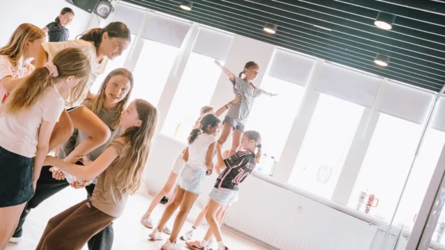 🎉⁠ BETAL FOR 1 HOLD OG DANS PÅ 2 HOLD 🎉⁠ ⁠
Nye Dansekurser Start I Hele September - Alt Inkluderet Priser - Book en prøvetime med det samme på www.dans.dk 🌍⁠ ⁠
Københavns bedste tilbud & priser - 50 % og 20 % rabat! 💰⁠
⁠.⁠
Vi har rigtigt mange forskellige hold på alle niveauer og til alle aldre: ⁠
✅ K-Pop Dans ⁠
✅ Tik Tok Dans⁠
✅ Hip Hop⁠
✅ Street⁠
✅ Commercial⁠
✅ Contemporary Fusion⁠
✅ Girly⁠
✅ Modern Dance⁠
✅ Wacking⁠
✅ Dansehall⁠
✅ Bollywood⁠
✅ Shuffle Dans⁠
✅ Burlesque Dans⁠
✅ House⁠
✅ Broadway Jazz⁠
✅ Showdance⁠
✅ Mini Mix⁠
✅ Funky Fitness⁠
✅ Børnedans⁠
✅ Ramasjang Dans⁠
✅ Bachata⁠
✅ Pardans⁠
✅ Ballroom⁠
✅ Salsa⁠
✅ Swing⁠
✅ Ballet⁠
✅ Acro Dans⁠
✅ Jumps⁠
✅ Step Dans⁠
✅ Disco⁠
✅ Breaking⁠
✅ Cheerleading⁠
✅ Heels⁠
.⁠
Se meget mere på www.dans.dk - der er link i bio 🔗⁠
.⁠
#komogværmed #fpdans #fpagency #verdensældstefamileejededanseskole #anno1935 #danseskole #amager #copenhagen #københavn #cph #copenhagendance #yourpassionyourlife #dancersofinstagram #danceliveshere #dance #dancestudio #danceschool #justdance #dancelifestyle #instadance⁠