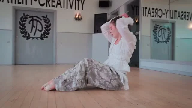 🤩 Check out Ola from Poland 🇵🇱 in her own choreo from our academy in Copenhagen 🏰⁠
.⁠
⁠Are you a dancer ready to take your skills to the next level in LA and CPH? 💯⁠ The IDA Versatile Dance Performer Educations are the perfect way to do it! 💪⁠
.⁠
⭐️ APPLY NOW FOR THE WORLDS BEST 1-YEAR, 2-YEAR or 4-MONTH SHORT-TERM INTERNATIONAL VERSATILE DANCE PERFORMER EDUCATIONS IN LA & CPH ⭐️⁠
.⁠
Learn from world-class 🏆 educators & coaches at our international 🌎 academies in Los Angeles/USA 🌴 & Copenhagen/EU 🏰!⁠
.⁠
Study fulltime 💃 and get the training you need to succeed in the professional dance world ✨⁠
We have been educating successful dance performers worldwide since 1935 👑⁠
.⁠
The free video auditioning is now open for our versatile dance performer educations starting 2026/27 and 2027/28 in Los Angeles 🌴 and Copenhagen 🏛⁠
.⁠
Read more about our eductions and details at:⁠
➡️ www.internationaldanceacademy.org ⬅️ - make sure to also check out our SHORT-TERM EDUCATIONS and Intensive Summer Dance Camps in LA while you are there 👀⁠ ⁠⁠
.⁠
⁠IDA educations are individual and unique for each student, so you’ll get the most out of your education 🦄⁠
.⁠
⁠#danceeducation #danceacademy #danceaudition #danceprogram #danceperformance #performer #dance #contemporary #hiphop #contemporarydance #moderndance #internationaldanceacademy #choreographer #dancestudio #hollywood #copenhagen #artisticdance #danseuddannelse #danseuddannelsen #coaching #idacoaching #likeapro