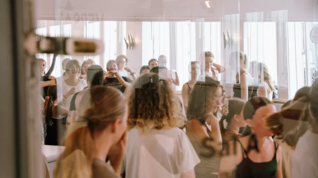 🎉⁠ BETAL FOR 1 HOLD OG DANS PÅ 2 HOLD 🎉⁠ ⁠
Nye Dansekurser Start I Hele September - Alt Inkluderet Priser - Book en prøvetime med det samme på www.dans.dk 🌍⁠ ⁠
Københavns bedste tilbud & priser - 50 % og 20 % rabat! 💰⁠
⁠.⁠
Vi har rigtigt mange forskellige hold på alle niveauer og til alle aldre: ⁠
✅ K-Pop Dans ⁠
✅ Tik Tok Dans⁠
✅ Hip Hop⁠
✅ Street⁠
✅ Commercial⁠
✅ Contemporary Fusion⁠
✅ Girly⁠
✅ Modern Dance⁠
✅ Wacking⁠
✅ Dansehall⁠
✅ Bollywood⁠
✅ Shuffle Dans⁠
✅ Burlesque Dans⁠
✅ House⁠
✅ Broadway Jazz⁠
✅ Showdance⁠
✅ Mini Mix⁠
✅ Funky Fitness⁠
✅ Børnedans⁠
✅ Ramasjang Dans⁠
✅ Bachata⁠
✅ Pardans⁠
✅ Ballroom⁠
✅ Salsa⁠
✅ Swing⁠
✅ Ballet⁠
✅ Acro Dans⁠
✅ Jumps⁠
✅ Step Dans⁠
✅ Disco⁠
✅ Breaking⁠
✅ Cheerleading⁠
✅ Heels⁠
.⁠
Se meget mere på www.dans.dk - der er link i bio 🔗⁠
.⁠
#komogværmed #fpdans #fpagency #verdensældstefamileejededanseskole #anno1935 #danseskole #amager #copenhagen #københavn #cph #copenhagendance #yourpassionyourlife #dancersofinstagram #danceliveshere #dance #dancestudio #danceschool #justdance #dancelifestyle #instadance⁠