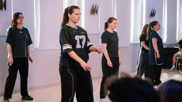🎉⁠ BETAL FOR 1 HOLD OG DANS PÅ 2 HOLD 🎉⁠ ⁠
Nye Dansekurser Start I Hele September - Alt Inkluderet Priser - Book en prøvetime med det samme på www.dans.dk 🌍⁠ ⁠
Københavns bedste tilbud & priser - 50 % og 20 % rabat! 💰⁠
⁠.⁠
Vi har rigtigt mange forskellige hold på alle niveauer og til alle aldre: ⁠
✅ K-Pop Dans ⁠
✅ Tik Tok Dans⁠
✅ Hip Hop⁠
✅ Street⁠
✅ Commercial⁠
✅ Contemporary Fusion⁠
✅ Girly⁠
✅ Modern Dance⁠
✅ Wacking⁠
✅ Dansehall⁠
✅ Bollywood⁠
✅ Shuffle Dans⁠
✅ Burlesque Dans⁠
✅ House⁠
✅ Broadway Jazz⁠
✅ Showdance⁠
✅ Mini Mix⁠
✅ Funky Fitness⁠
✅ Børnedans⁠
✅ Ramasjang Dans⁠
✅ Bachata⁠
✅ Pardans⁠
✅ Ballroom⁠
✅ Salsa⁠
✅ Swing⁠
✅ Ballet⁠
✅ Acro Dans⁠
✅ Jumps⁠
✅ Step Dans⁠
✅ Disco⁠
✅ Breaking⁠
✅ Cheerleading⁠
✅ Heels⁠
.⁠
Se meget mere på www.dans.dk - der er link i bio 🔗⁠
.⁠
#komogværmed #fpdans #fpagency #verdensældstefamileejededanseskole #anno1935 #danseskole #amager #copenhagen #københavn #cph #copenhagendance #yourpassionyourlife #dancersofinstagram #danceliveshere #dance #dancestudio #danceschool #justdance #dancelifestyle #instadance⁠
