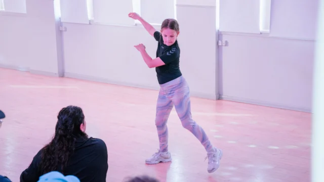 🎉⁠ BETAL FOR 1 HOLD OG DANS PÅ 2 HOLD 🎉⁠ ⁠
Nye Dansekurser Start Til Oktober - Alt Inkluderet Priser - Book en prøvetime med det samme på www.dans.dk 🌍⁠ ⁠
Københavns bedste tilbud & priser - 50 % og 20 % rabat! 💰⁠
⁠.⁠
Vi har rigtigt mange forskellige hold på alle niveauer og til alle aldre: ⁠
✅ K-Pop Dans ⁠
✅ Tik Tok Dans⁠
✅ Hip Hop⁠
✅ Street⁠
✅ Commercial⁠
✅ Contemporary Fusion⁠
✅ Girly⁠
✅ Modern Dance⁠
✅ Wacking⁠
✅ Dansehall⁠
✅ Bollywood⁠
✅ Shuffle Dans⁠
✅ Burlesque Dans⁠
✅ House⁠
✅ Broadway Jazz⁠
✅ Showdance⁠
✅ Mini Mix⁠
✅ Funky Fitness⁠
✅ Børnedans⁠
✅ Ramasjang Dans⁠
✅ Bachata⁠
✅ Pardans⁠
✅ Ballroom⁠
✅ Salsa⁠
✅ Swing⁠
✅ Ballet⁠
✅ Acro Dans⁠
✅ Jumps⁠
✅ Step Dans⁠
✅ Disco⁠
✅ Breaking⁠
✅ Cheerleading⁠
✅ Heels⁠
.⁠
Se meget mere på www.dans.dk - der er link i bio 🔗⁠
.⁠
#komogværmed #fpdans #fpagency #verdensældstefamileejededanseskole #anno1935 #danseskole #amager #copenhagen #københavn #cph #copenhagendance #yourpassionyourlife #dancersofinstagram #danceliveshere #dance #dancestudio #danceschool #justdance #dancelifestyle #instadance⁠