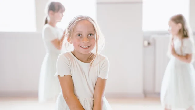 🎉⁠ BETAL FOR 1 HOLD OG DANS PÅ 2 HOLD 🎉⁠ ⁠
Nye Dansekurser Start Til Oktober - Alt Inkluderet Priser - Book en prøvetime med det samme på www.dans.dk 🌍⁠ ⁠
Københavns bedste tilbud & priser - 50 % og 20 % rabat! 💰⁠
⁠.⁠
Vi har rigtigt mange forskellige hold på alle niveauer og til alle aldre: ⁠
✅ K-Pop Dans ⁠
✅ Tik Tok Dans⁠
✅ Hip Hop⁠
✅ Street⁠
✅ Commercial⁠
✅ Contemporary Fusion⁠
✅ Girly⁠
✅ Modern Dance⁠
✅ Wacking⁠
✅ Dansehall⁠
✅ Bollywood⁠
✅ Shuffle Dans⁠
✅ Burlesque Dans⁠
✅ House⁠
✅ Broadway Jazz⁠
✅ Showdance⁠
✅ Mini Mix⁠
✅ Funky Fitness⁠
✅ Børnedans⁠
✅ Ramasjang Dans⁠
✅ Bachata⁠
✅ Pardans⁠
✅ Ballroom⁠
✅ Salsa⁠
✅ Swing⁠
✅ Ballet⁠
✅ Acro Dans⁠
✅ Jumps⁠
✅ Step Dans⁠
✅ Disco⁠
✅ Breaking⁠
✅ Cheerleading⁠
✅ Heels⁠
.⁠
Se meget mere på www.dans.dk - der er link i bio 🔗⁠
.⁠
#komogværmed #fpdans #fpagency #verdensældstefamileejededanseskole #anno1935 #danseskole #amager #copenhagen #københavn #cph #copenhagendance #yourpassionyourlife #dancersofinstagram #danceliveshere #dance #dancestudio #danceschool #justdance #dancelifestyle #instadance⁠