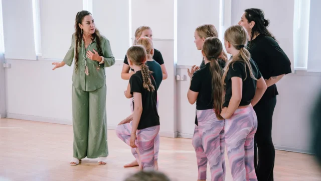 🎉⁠ BETAL FOR 1 HOLD OG DANS PÅ 2 HOLD 🎉⁠ ⁠
Nye Dansekurser Start I Hele Oktober - Alt Inkluderet Priser - Book en prøvetime med det samme på www.dans.dk 🌍⁠ ⁠
Københavns bedste tilbud & priser - 50 % og 20 % rabat! 💰⁠
⁠.⁠
Vi har rigtigt mange forskellige hold på alle niveauer og til alle aldre: ⁠
✅ K-Pop Dans ⁠
✅ Tik Tok Dans⁠
✅ Hip Hop⁠
✅ Street⁠
✅ Commercial⁠
✅ Contemporary Fusion⁠
✅ Girly⁠
✅ Modern Dance⁠
✅ Wacking⁠
✅ Dansehall⁠
✅ Bollywood⁠
✅ Shuffle Dans⁠
✅ Burlesque Dans⁠
✅ House⁠
✅ Broadway Jazz⁠
✅ Showdance⁠
✅ Mini Mix⁠
✅ Funky Fitness⁠
✅ Børnedans⁠
✅ Ramasjang Dans⁠
✅ Bachata⁠
✅ Pardans⁠
✅ Ballroom⁠
✅ Salsa⁠
✅ Swing⁠
✅ Ballet⁠
✅ Acro Dans⁠
✅ Jumps⁠
✅ Step Dans⁠
✅ Disco⁠
✅ Breaking⁠
✅ Cheerleading⁠
✅ Heels⁠
.⁠
Se meget mere på www.dans.dk - der er link i bio 🔗⁠
.⁠
#komogværmed #fpdans #fpagency #verdensældstefamileejededanseskole #anno1935 #danseskole #amager #copenhagen #københavn #cph #copenhagendance #yourpassionyourlife #dancersofinstagram #danceliveshere #dance #dancestudio #danceschool #justdance #dancelifestyle #instadance⁠