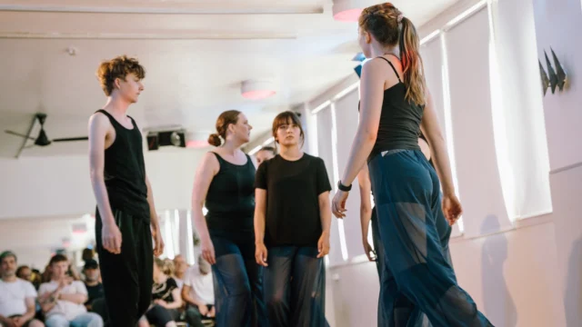 🎉⁠ BETAL FOR 1 HOLD OG DANS PÅ 2 HOLD 🎉⁠ ⁠
Nye Dansekurser Start I Hele Oktober - Alt Inkluderet Priser - Book en prøvetime med det samme på www.dans.dk 🌍⁠ ⁠
Københavns bedste tilbud & priser - 50 % og 20 % rabat! 💰⁠
⁠.⁠
Vi har rigtigt mange forskellige hold på alle niveauer og til alle aldre: ⁠
✅ K-Pop Dans ⁠
✅ Tik Tok Dans⁠
✅ Hip Hop⁠
✅ Street⁠
✅ Commercial⁠
✅ Contemporary Fusion⁠
✅ Girly⁠
✅ Modern Dance⁠
✅ Wacking⁠
✅ Dansehall⁠
✅ Bollywood⁠
✅ Shuffle Dans⁠
✅ Burlesque Dans⁠
✅ House⁠
✅ Broadway Jazz⁠
✅ Showdance⁠
✅ Mini Mix⁠
✅ Funky Fitness⁠
✅ Børnedans⁠
✅ Ramasjang Dans⁠
✅ Bachata⁠
✅ Pardans⁠
✅ Ballroom⁠
✅ Salsa⁠
✅ Swing⁠
✅ Ballet⁠
✅ Acro Dans⁠
✅ Jumps⁠
✅ Step Dans⁠
✅ Disco⁠
✅ Breaking⁠
✅ Cheerleading⁠
✅ Heels⁠
.⁠
Se meget mere på www.dans.dk - der er link i bio 🔗⁠
.⁠
#komogværmed #fpdans #fpagency #verdensældstefamileejededanseskole #anno1935 #danseskole #amager #copenhagen #københavn #cph #copenhagendance #yourpassionyourlife #dancersofinstagram #danceliveshere #dance #dancestudio #danceschool #justdance #dancelifestyle #instadance⁠