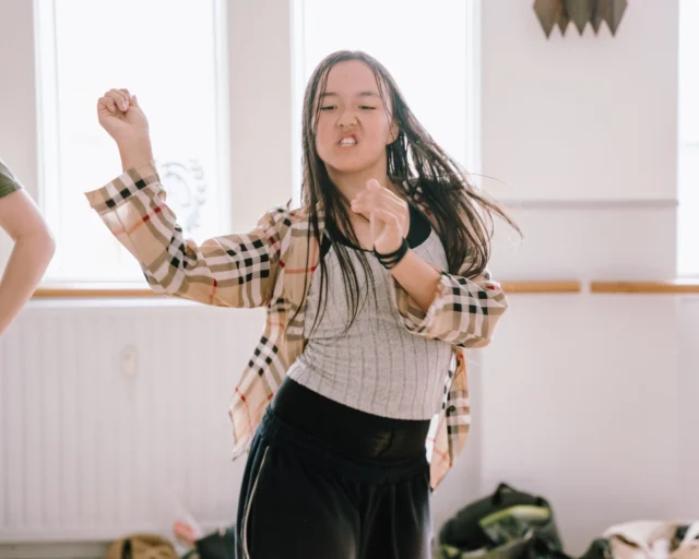 🎉⁠ BETAL FOR 1 HOLD OG DANS PÅ 2 HOLD 🎉⁠ ⁠
Nye Dansekurser Start I Hele Oktober - Alt Inkluderet Priser - Book en prøvetime med det samme på www.dans.dk 🌍⁠ ⁠
Københavns bedste tilbud & priser - 50 % og 20 % rabat! 💰⁠
⁠.⁠
Vi har rigtigt mange forskellige hold på alle niveauer og til alle aldre: ⁠
✅ K-Pop Dans ⁠
✅ Tik Tok Dans⁠
✅ Hip Hop⁠
✅ Street⁠
✅ Commercial⁠
✅ Contemporary Fusion⁠
✅ Girly⁠
✅ Modern Dance⁠
✅ Wacking⁠
✅ Dansehall⁠
✅ Bollywood⁠
✅ Shuffle Dans⁠
✅ Burlesque Dans⁠
✅ House⁠
✅ Broadway Jazz⁠
✅ Showdance⁠
✅ Mini Mix⁠
✅ Funky Fitness⁠
✅ Børnedans⁠
✅ Ramasjang Dans⁠
✅ Bachata⁠
✅ Pardans⁠
✅ Ballroom⁠
✅ Salsa⁠
✅ Swing⁠
✅ Ballet⁠
✅ Acro Dans⁠
✅ Jumps⁠
✅ Step Dans⁠
✅ Disco⁠
✅ Breaking⁠
✅ Cheerleading⁠
✅ Heels⁠
.⁠
Se meget mere på www.dans.dk - der er link i bio 🔗⁠
.⁠
#komogværmed #fpdans #fpagency #verdensældstefamileejededanseskole #anno1935 #danseskole #amager #copenhagen #københavn #cph #copenhagendance #yourpassionyourlife #dancersofinstagram #danceliveshere #dance #dancestudio #danceschool #justdance #dancelifestyle #instadance⁠