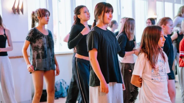🎉⁠ BETAL FOR 1 HOLD OG DANS PÅ 2 HOLD 🎉⁠ ⁠
Nye Dansekurser Start Til November - Alt Inkluderet Priser - Book en prøvetime med det samme på www.dans.dk 🌍⁠ ⁠
Københavns bedste tilbud & priser - 50 % og 20 % rabat! 💰⁠
⁠.⁠
Vi har rigtigt mange forskellige hold på alle niveauer og til alle aldre: ⁠
✅ K-Pop Dans ⁠
✅ Tik Tok Dans⁠
✅ Hip Hop⁠
✅ Street⁠
✅ Commercial⁠
✅ Contemporary Fusion⁠
✅ Girly⁠
✅ Modern Dance⁠
✅ Wacking⁠
✅ Dansehall⁠
✅ Bollywood⁠
✅ Shuffle Dans⁠
✅ Burlesque Dans⁠
✅ House⁠
✅ Broadway Jazz⁠
✅ Showdance⁠
✅ Mini Mix⁠
✅ Funky Fitness⁠
✅ Børnedans⁠
✅ Ramasjang Dans⁠
✅ Bachata⁠
✅ Pardans⁠
✅ Ballroom⁠
✅ Salsa⁠
✅ Swing⁠
✅ Ballet⁠
✅ Acro Dans⁠
✅ Jumps⁠
✅ Step Dans⁠
✅ Disco⁠
✅ Breaking⁠
✅ Cheerleading⁠
✅ Heels⁠
.⁠
Se meget mere på www.dans.dk - der er link i bio 🔗⁠
.⁠
#komogværmed #fpdans #fpagency #verdensældstefamileejededanseskole #anno1935 #danseskole #amager #copenhagen #københavn #cph #copenhagendance #yourpassionyourlife #dancersofinstagram #danceliveshere #dance #dancestudio #danceschool #justdance #dancelifestyle #instadance⁠